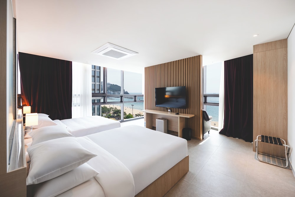 Superior Suite - Twin Beds