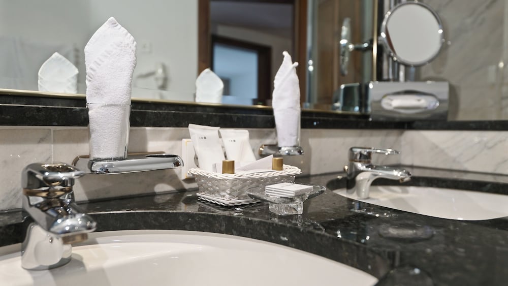 Standard Suite - Photo 5