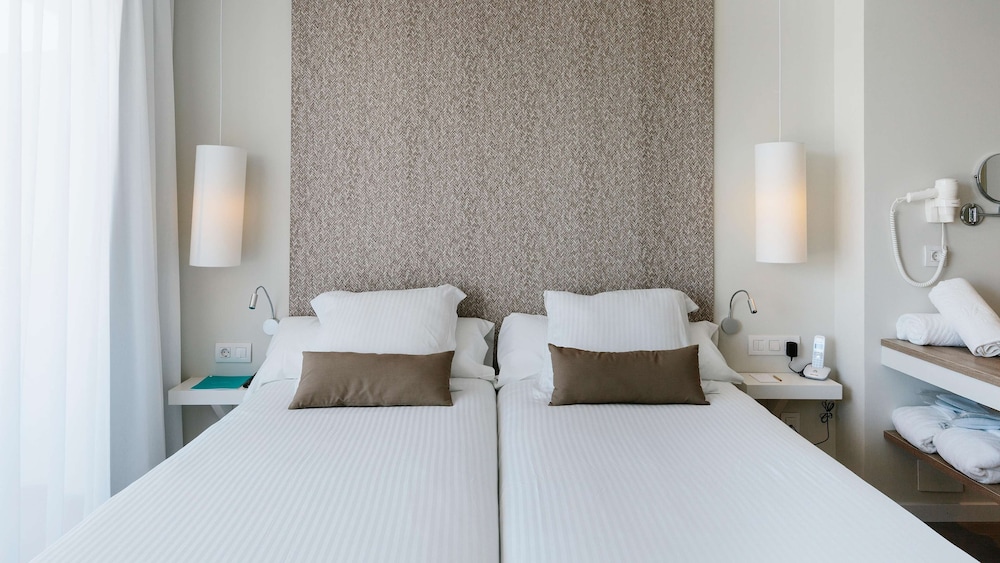 Double Room, Balcony - Photo 3