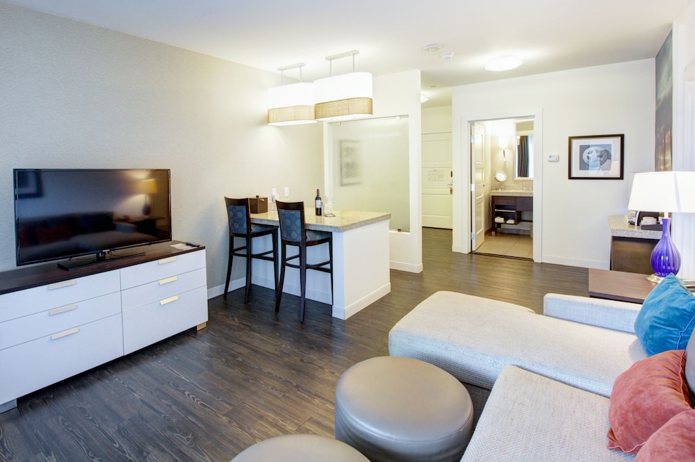 Suite, 1 Bedroom (with Living Area) - Photo 3