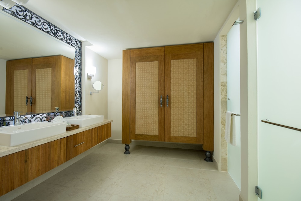 Romance Suite Ocean View