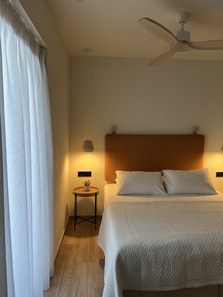 Deluxe Quadruple Room photo 2