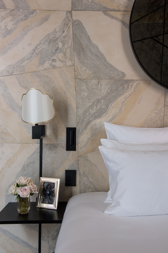 Classic Double Room with One King Bed, 2 Adults Occupancy and Pool Access (Non Smoking)