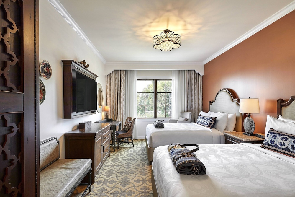 Room, 2 Queen Beds (Mobility Accessible, Tub)