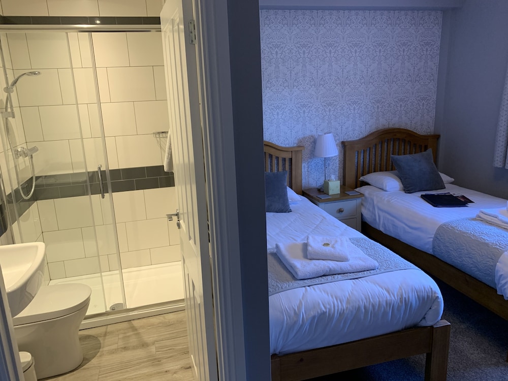 Premium Twin Room, Ensuite photo 3