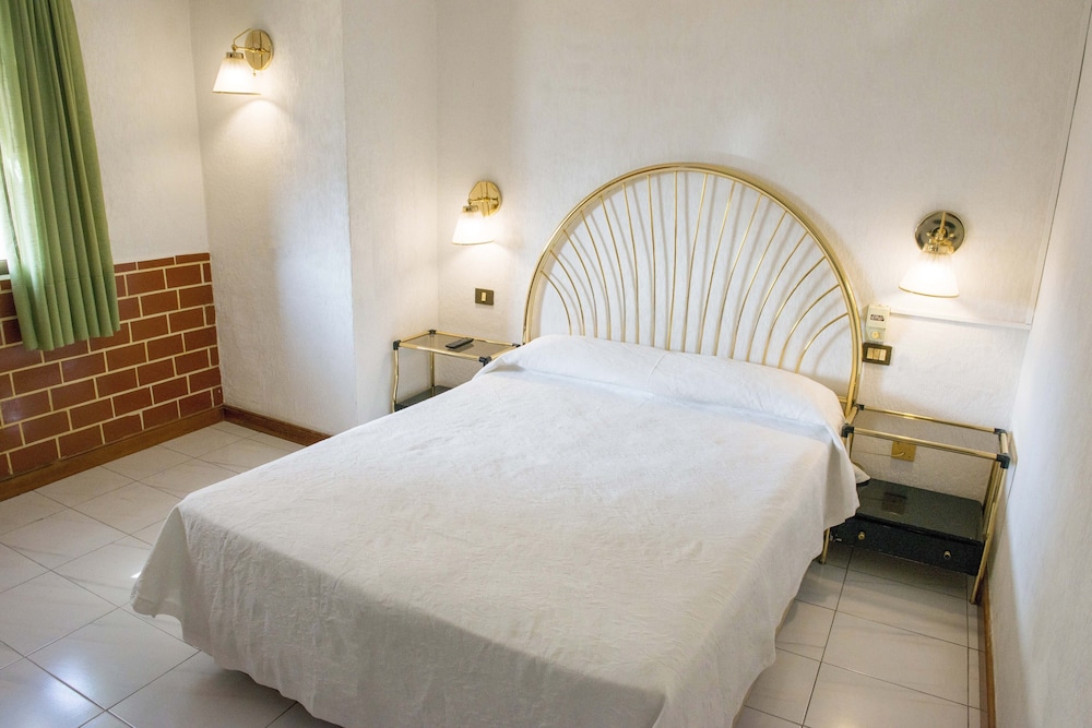 Basic Double Room