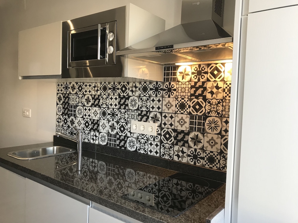 Apartment, Private Bathroom, City View - Photo 8