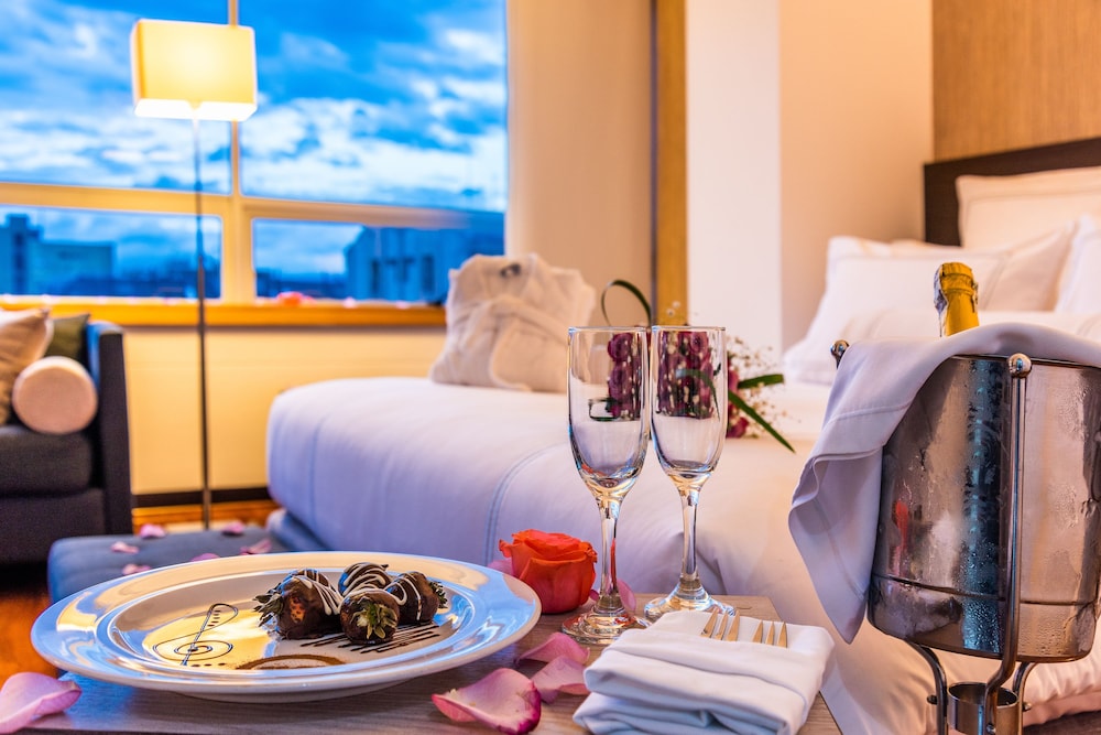 Premium Double Room, 2 Queen Beds - Photo 3