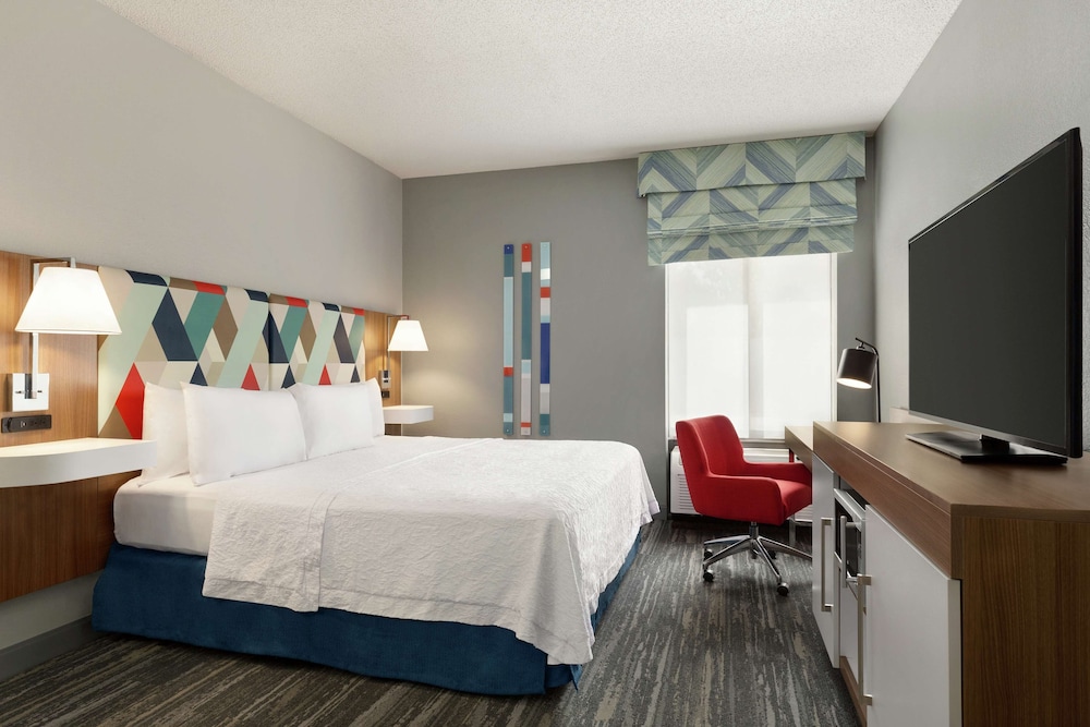 One Queen Bed, Non-Smoking, Accessible