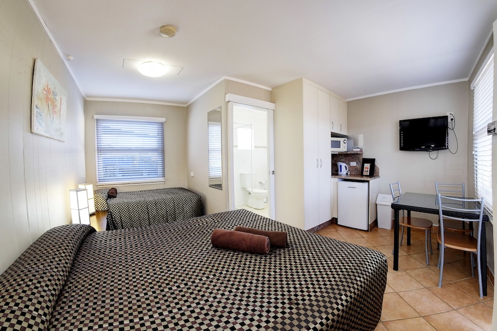 Standard Room (Queen/Twin Room) photo 1