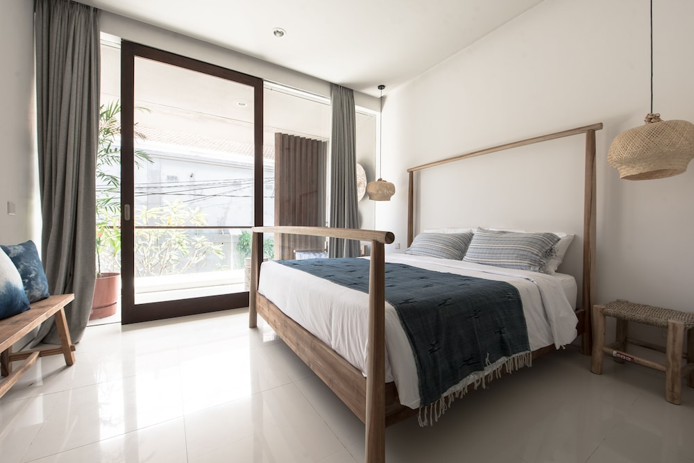 Suite, 2 Bedrooms - Photo 1