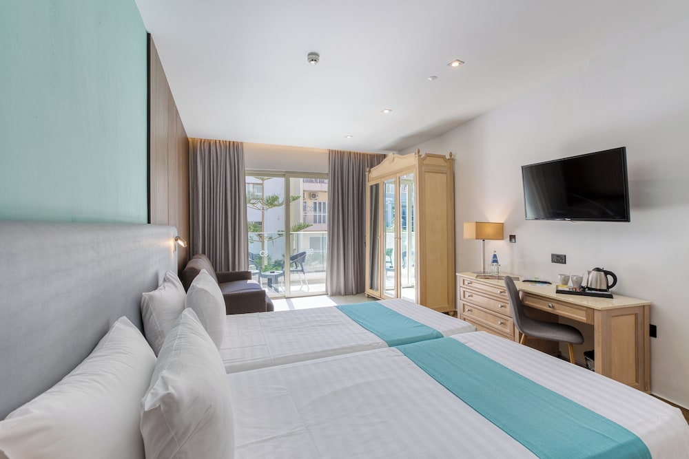 Superior Room - Photo 12
