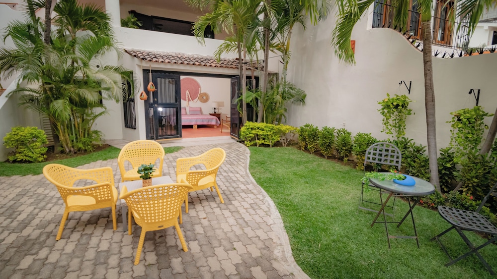 Junior Double Room, 1 King Bed, Patio, Garden Area photo 2