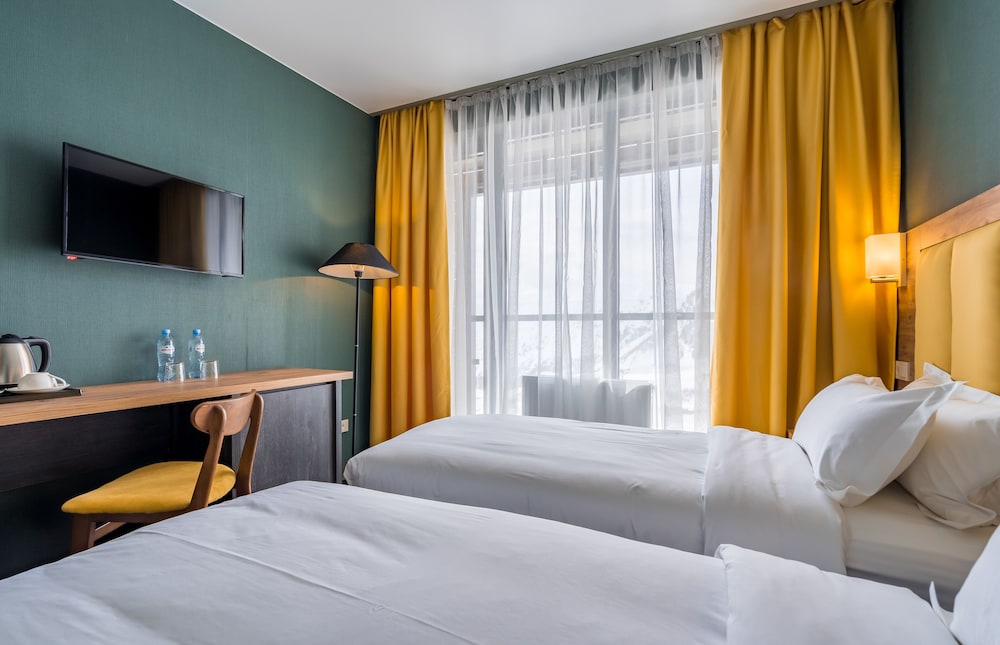 Superior Room, 2 Twin Beds, Balcony, Mountain View - Photo 7