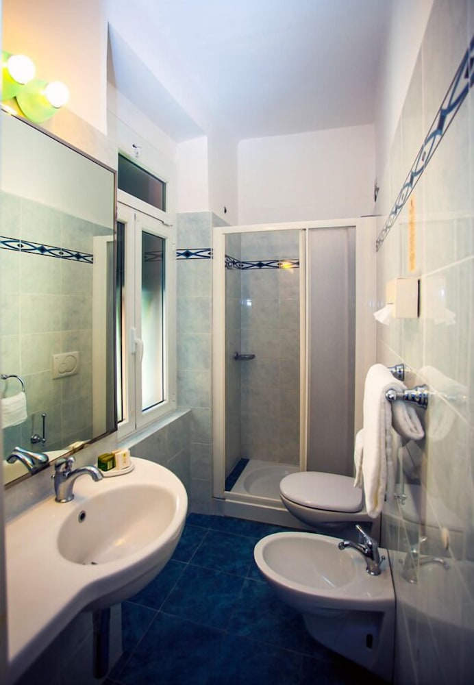 Double or Twin Room photo 3