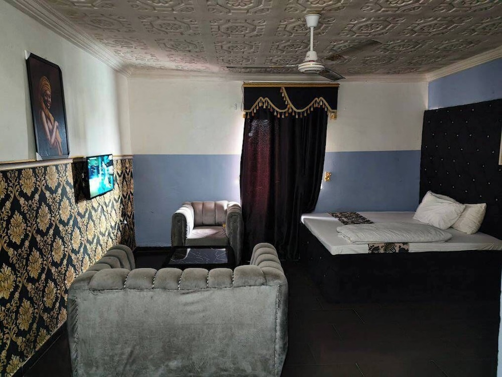 Comfort Room, Balcony, City View