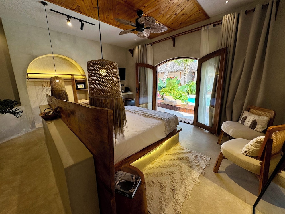 Deluxe Double Room, Pool View