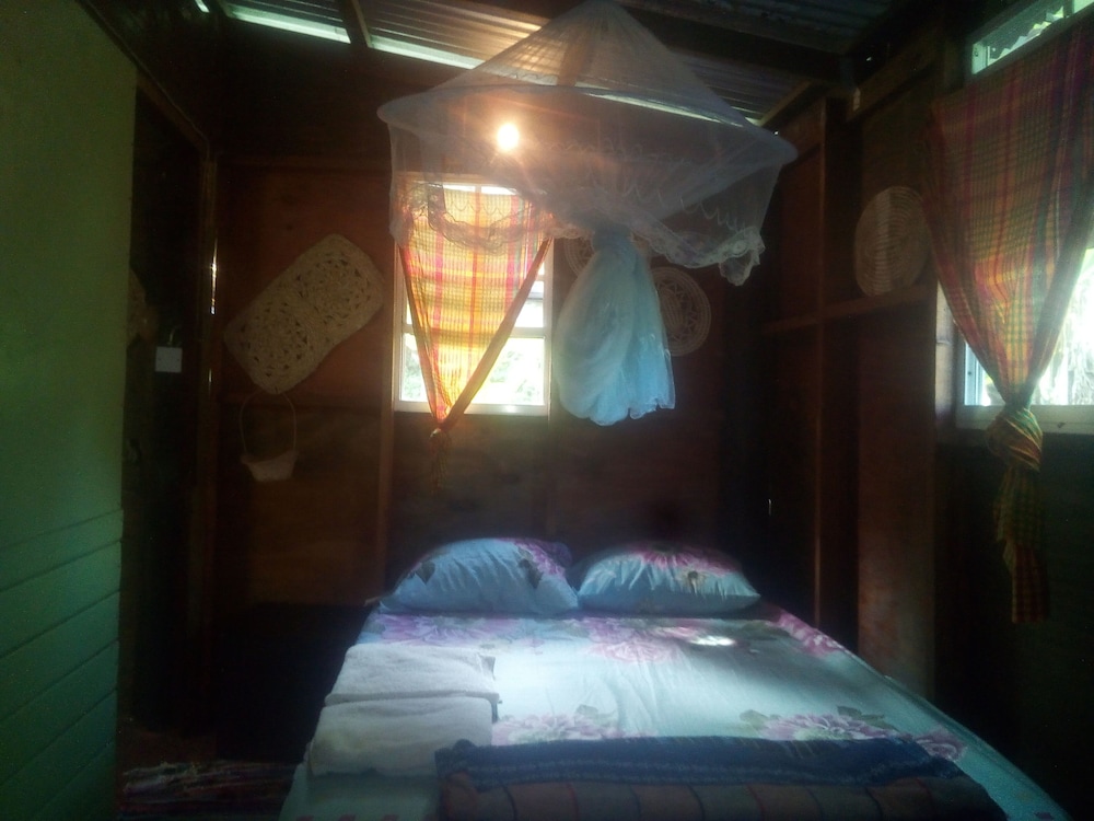 Basic Cabin, 1 Double Bed (Breadfruit) photo 1