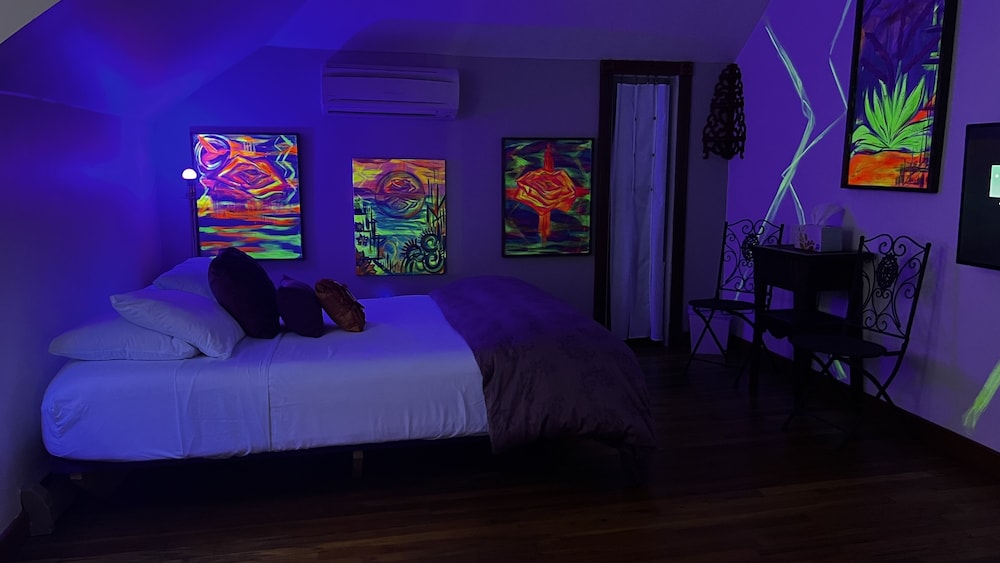 Design Room, 1 Queen Bed photo 3