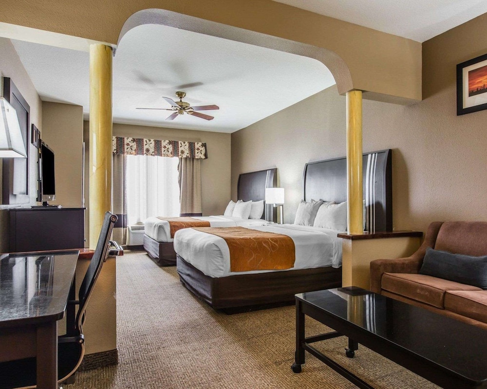 Suite, 2 Queen Beds, Non Smoking - Photo 3
