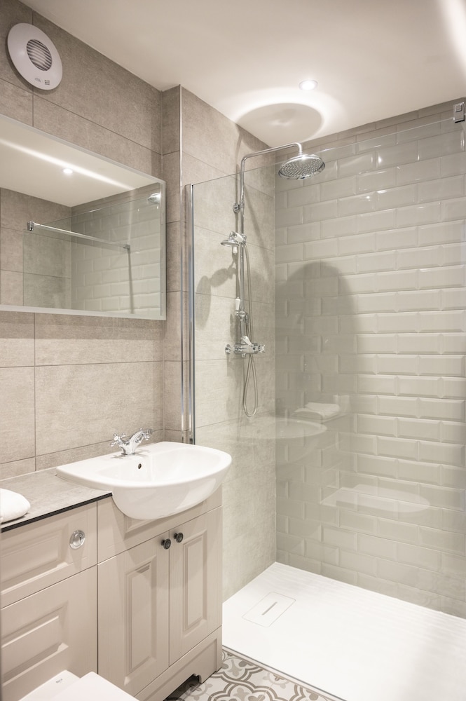 Standard Double Room, Ensuite - Photo 3