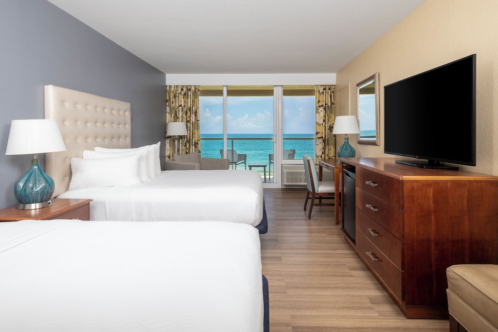 Room, 2 Queen Beds, Oceanfront - Photo 1