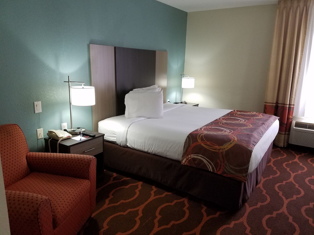 Room, 1 King Bed, Non Smoking - Photo 2