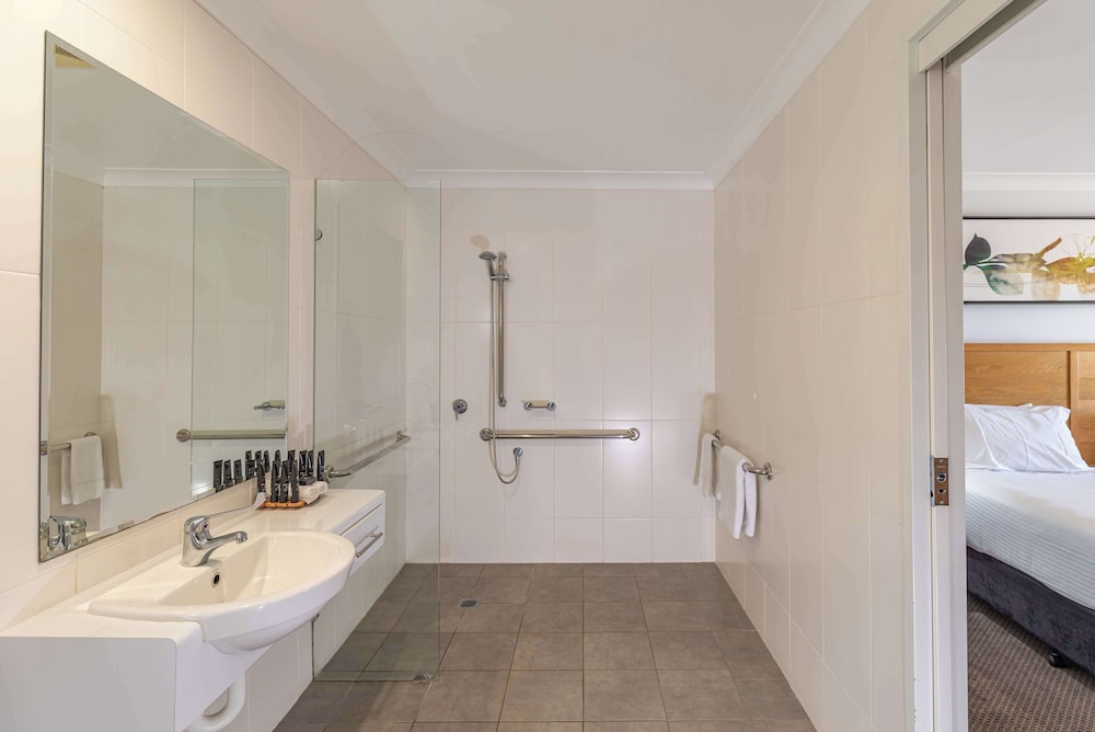 Executive Room, 2 Twin Beds, Accessible, Ground Floor photo 3