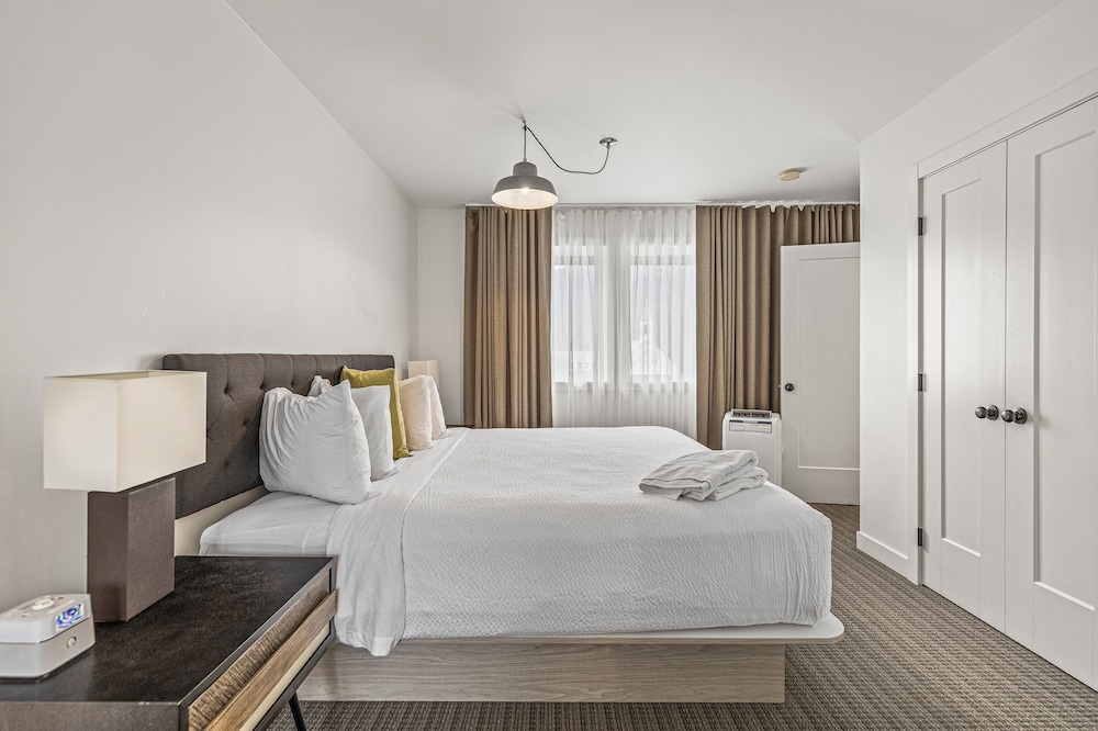 Apartment, 3 Bedrooms, Mountain View (Self Check In, No Pets)