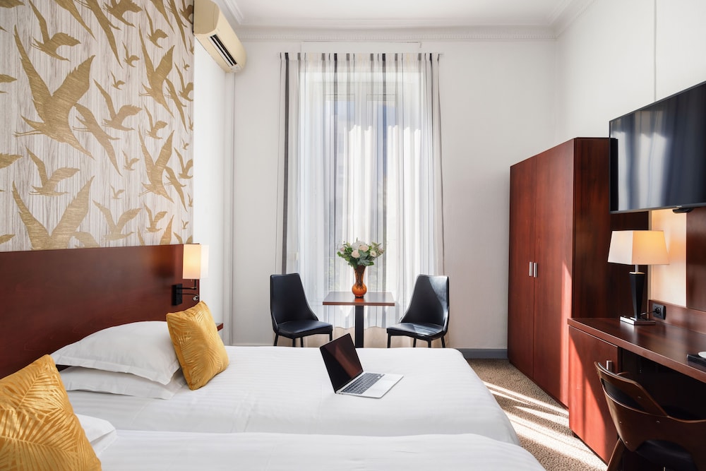 Superior Room, 1 King Bed, Non Smoking - Photo 14