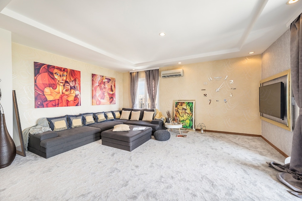 Deluxe Apartment, 2 Bedrooms, Balcony, Pool View photo 1