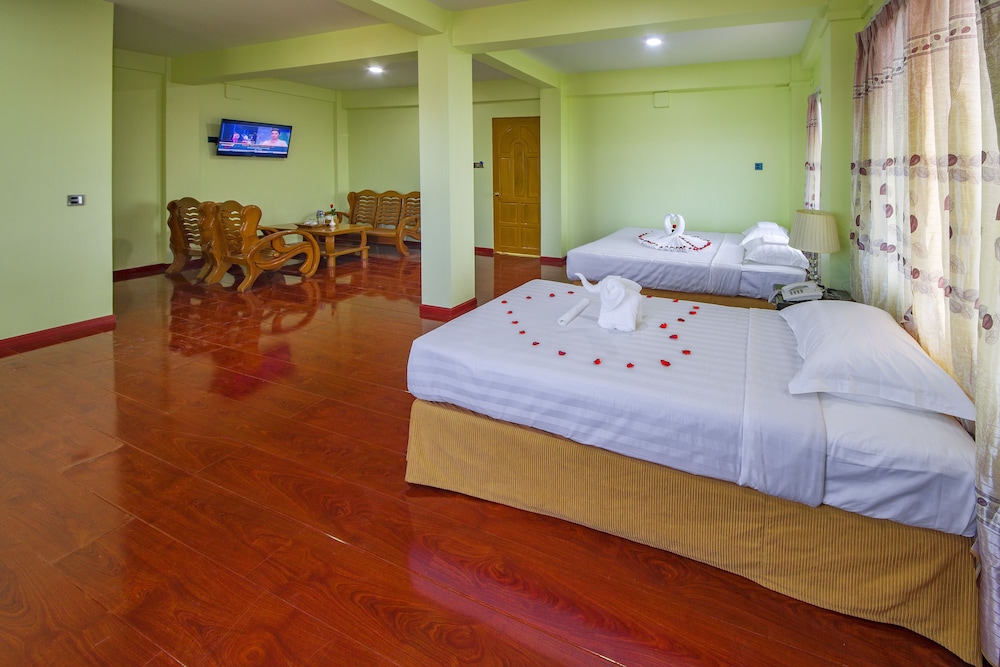 Family Room, 1 Bedroom, Non Smoking, City View photo 3