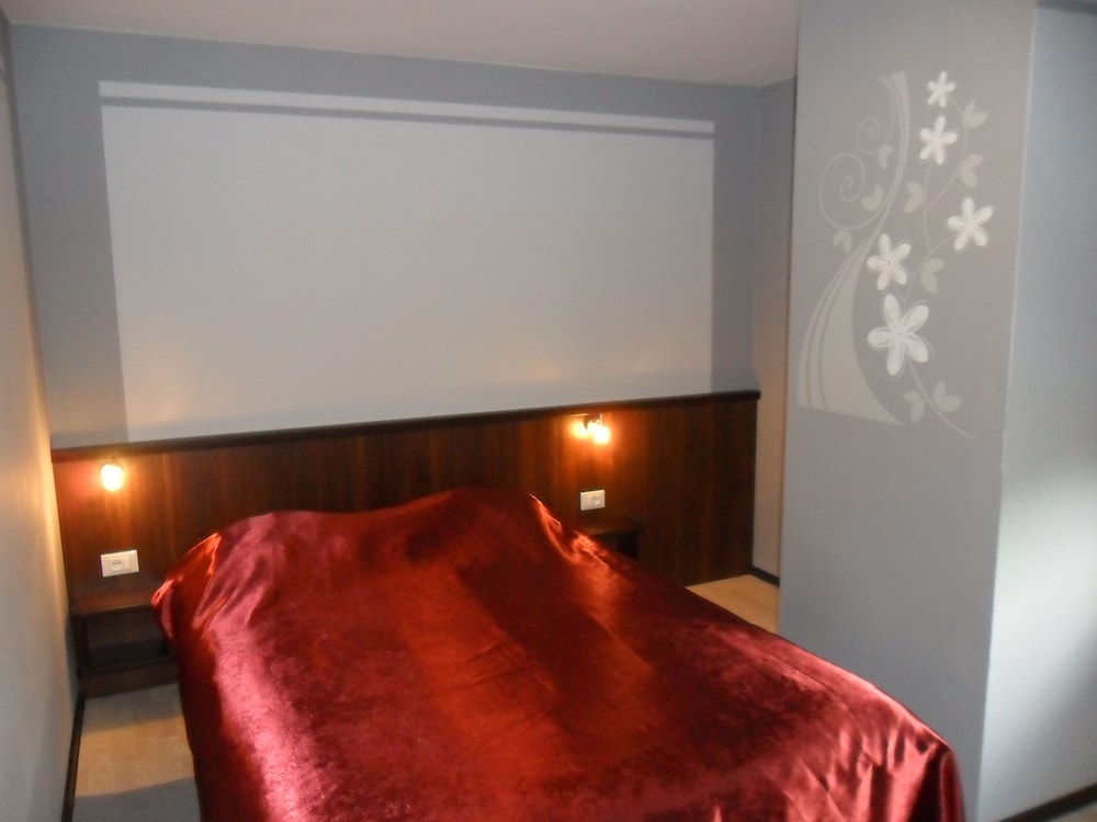 Basic Double Room, 1 Bedroom - Photo 10