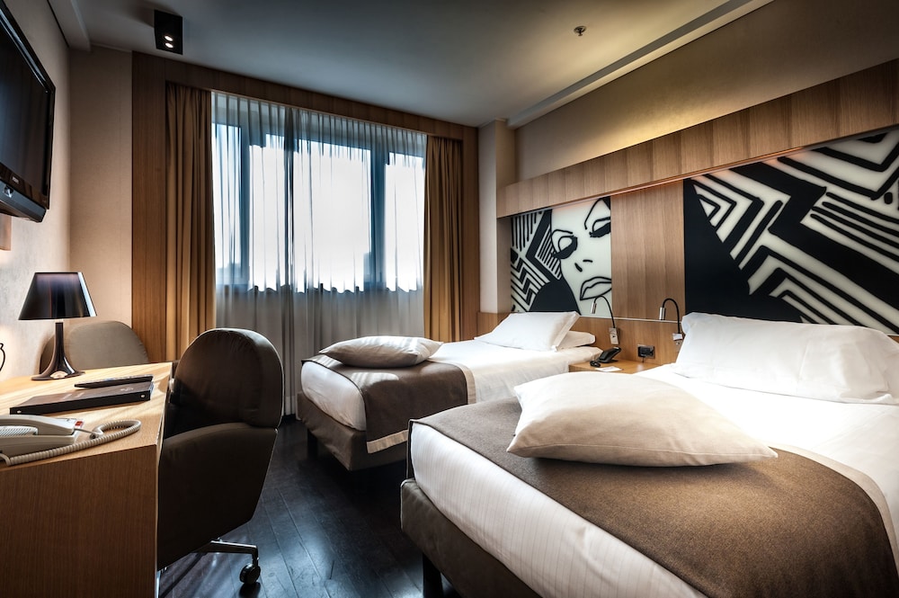 Standard Room, 2 Twin Beds, Courtyard View