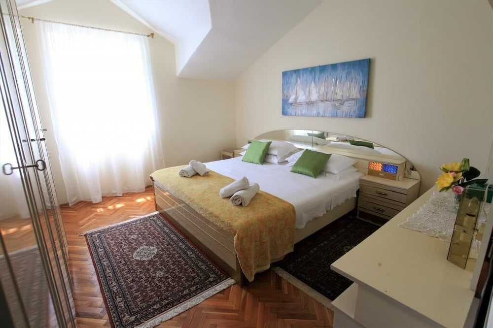 Apartment (Two Bedroom Apartment -Terrace And Ga)