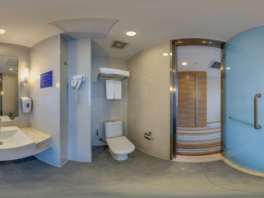 Standard Room, Multiple Beds, City View - Photo 3