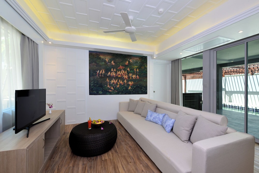 Private Pool Suite - 370 meters away from the beach photo 3