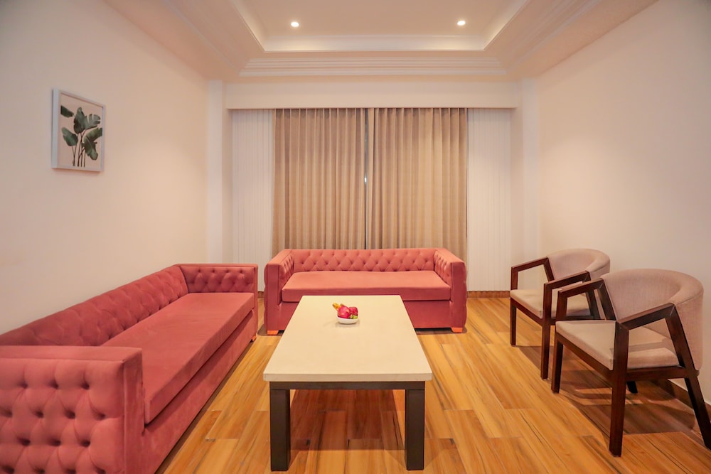 Traditional Studio Suite photo 2