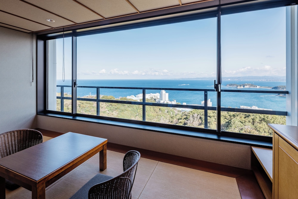 Ocean View Vista Luxury Twin on Third floor, Non Smoking photo 3