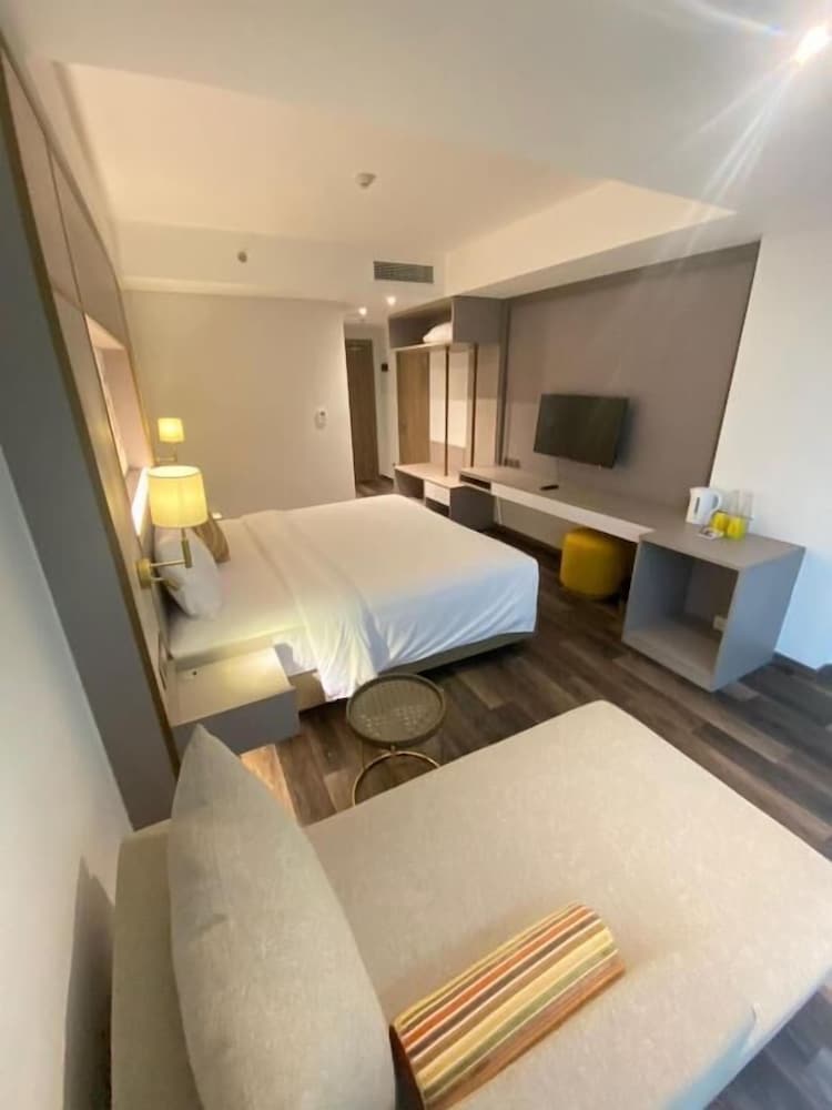 Deluxe Twin Room, Pool View