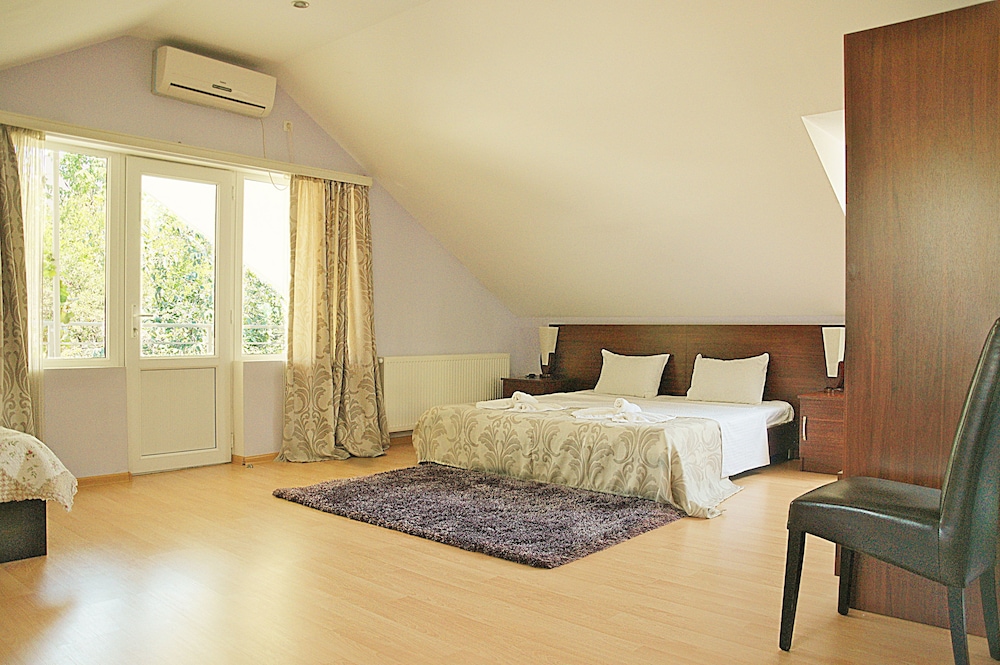 Family Room photo 2