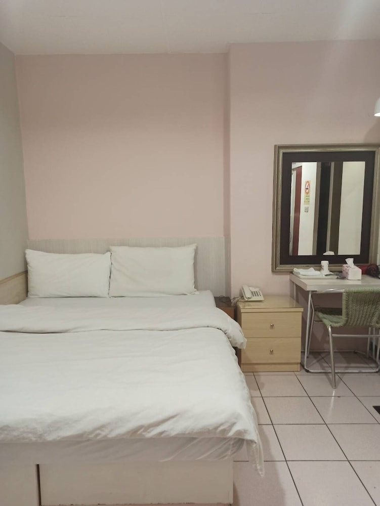 Economy Suite photo 1