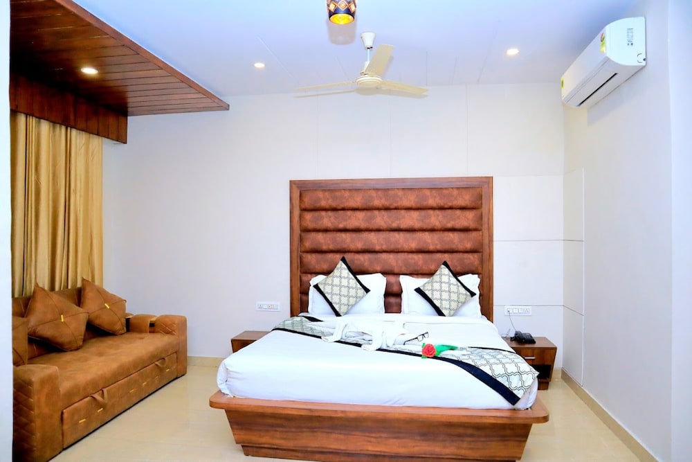Deluxe Double Room, City View