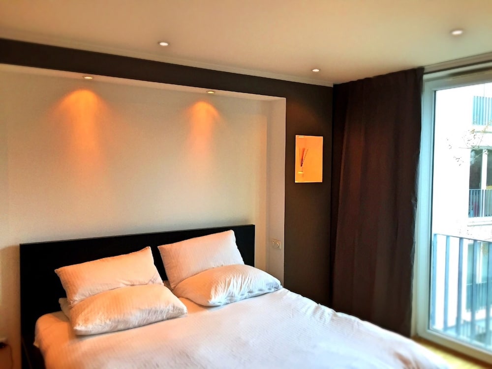 Luxury Apartment, 2 Bedrooms, Accessible, Balcony photo 1
