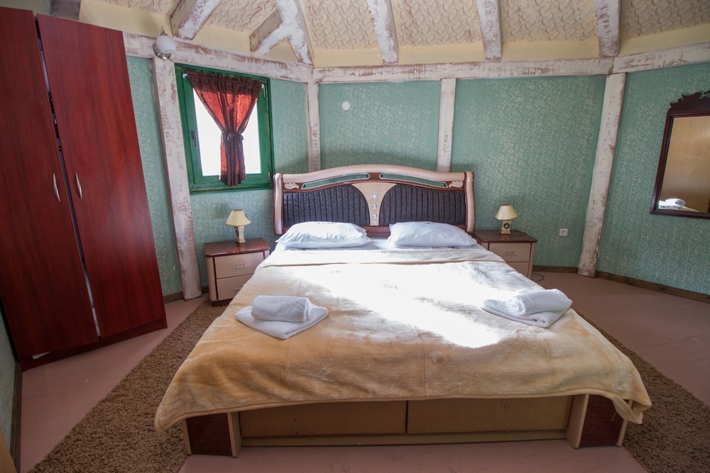 Triple Room, River View, Overwater photo 3