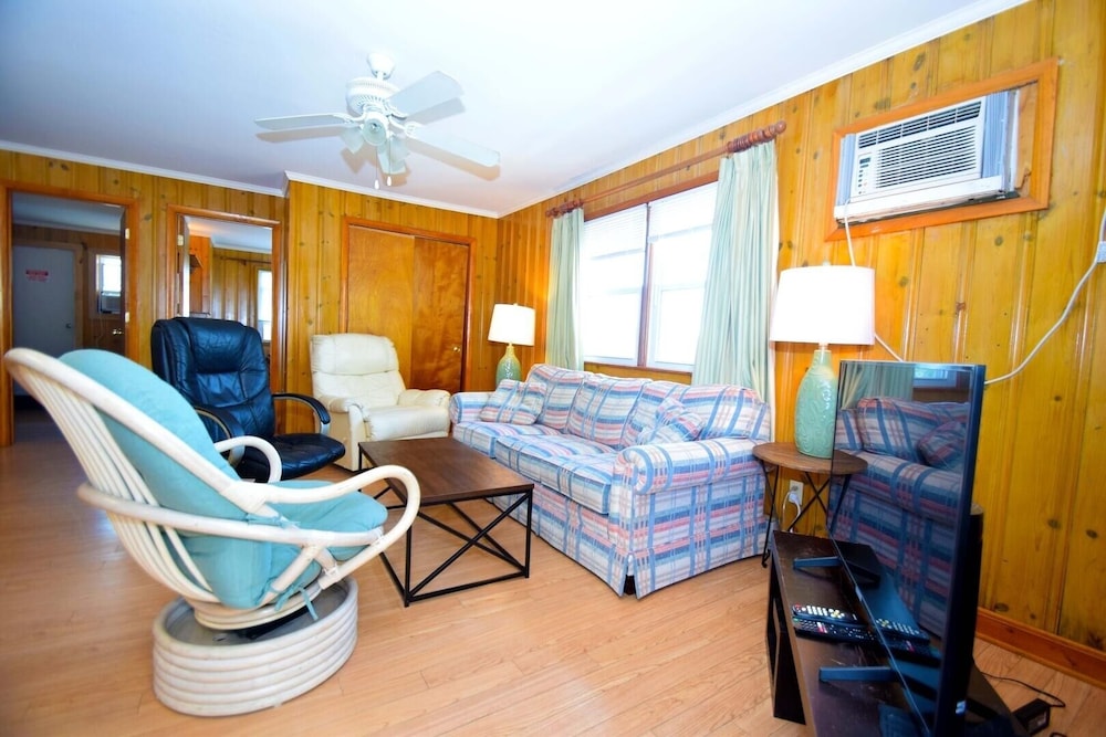 Condo, 2 Bedrooms