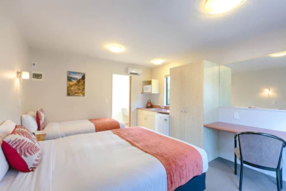 Standard Twin Room photo 3