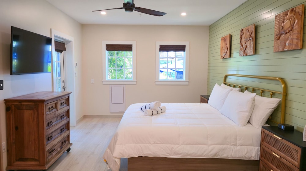 Cabana/Conch King Room