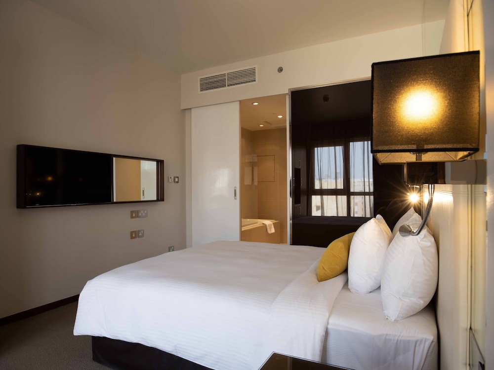 One Bed Room Suite with Kitchenette photo 1