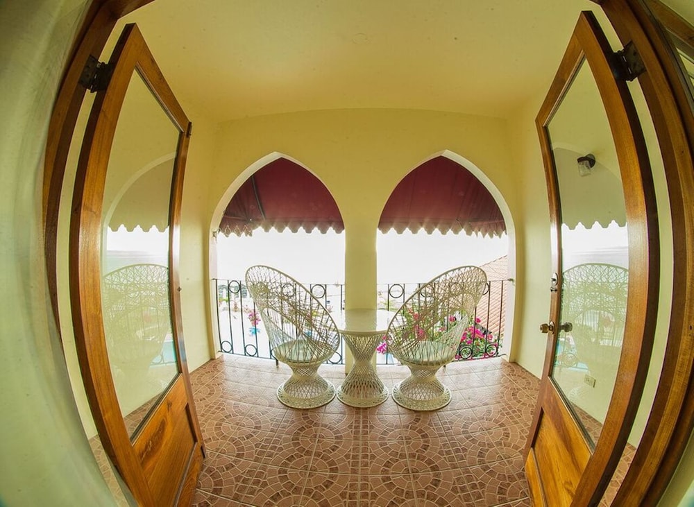 Deluxe Room, Sea View (Third Floor) photo 2